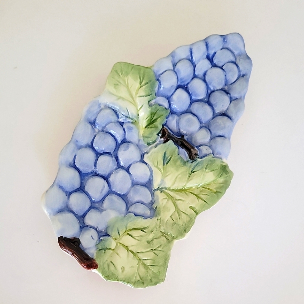 HAND PAINTED CERAMIC DISH WITH GRAPES